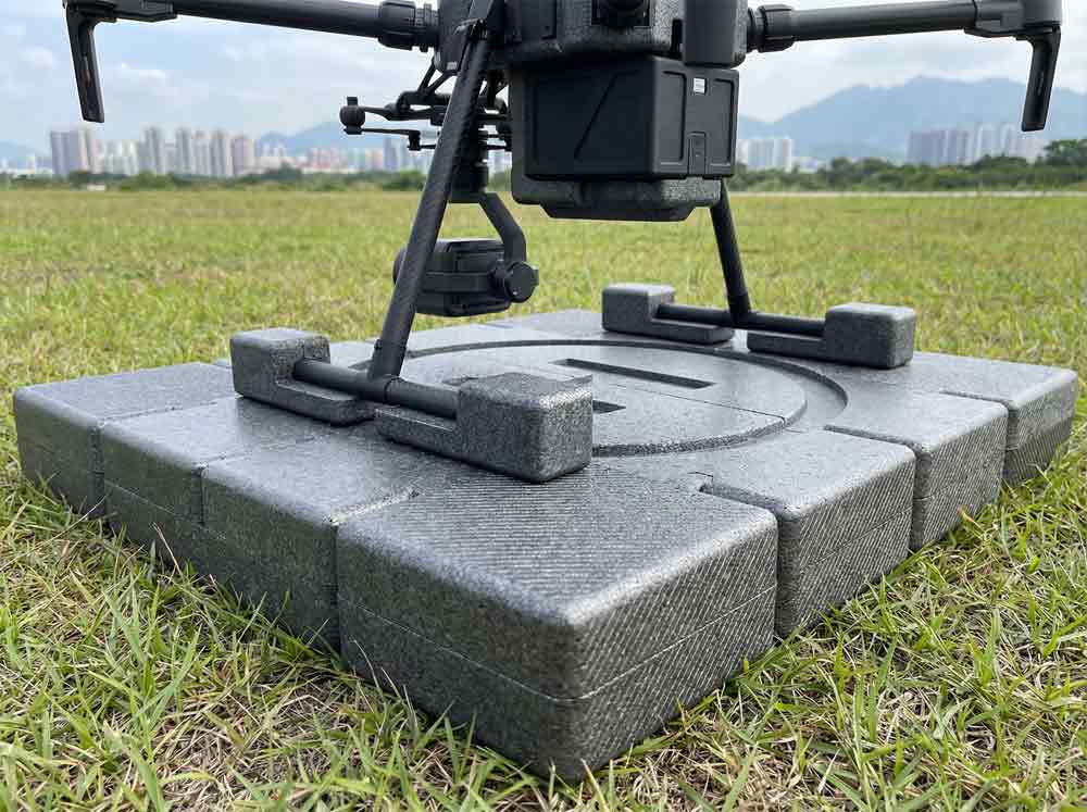 Materials: High-resilience EPP (40–50 kg/m³)
Key Benefits: Custom-molded EPP cushioning pads installed on the fuselage underside and landing gear absorb hard-landing impacts and reduce vibration transmission to the airframe and internal components. Lightweight modular EPP landing pads are easy to transport and suitable for temporary landing sites.
Applications: eVTOL landing gear protection, drone landing pads, industrial drone landing pads, and temporary landing platforms for emergency response drones.